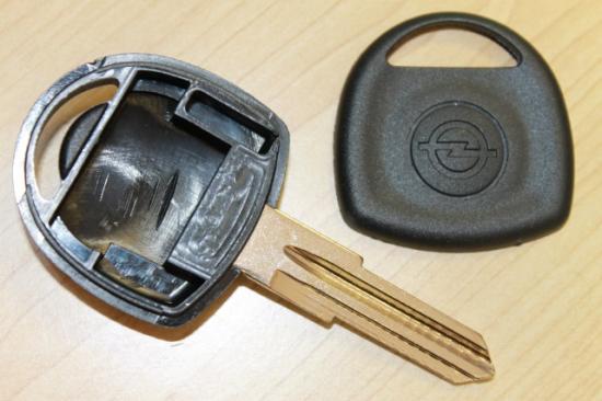 Ключи опель вектра б. Opel Astra 2002 ключ зажигания иммобилайзер. Чип иммобилайзера Опель Вектра б. Opel Corsa-c 2001 корпус ключа зажигания. Опель Корса 2004 ключ зажигания.